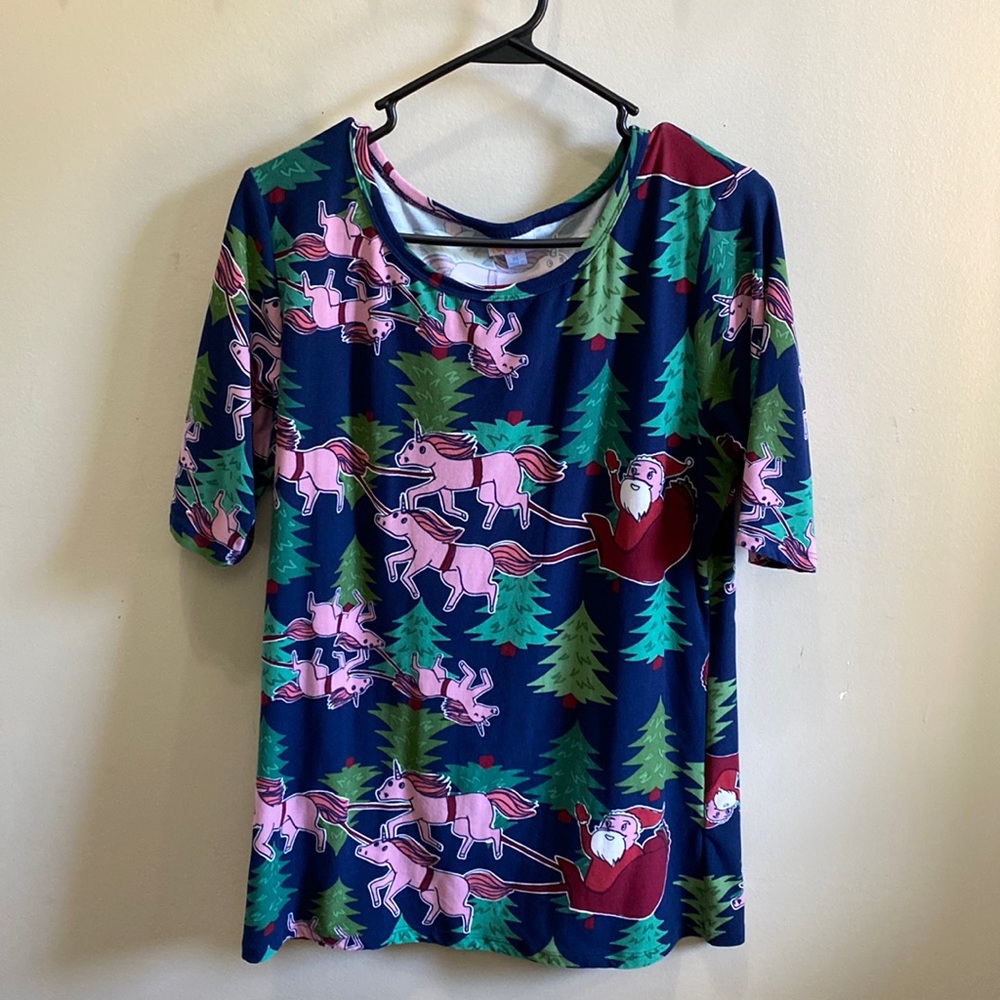 Lularoe holiday classic t
